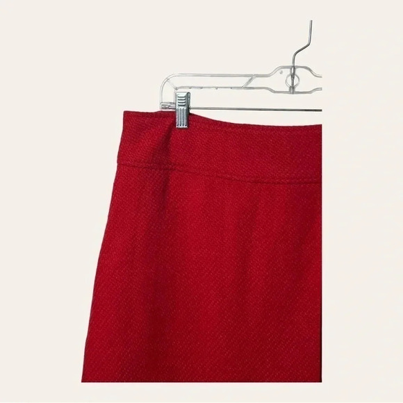 0381W. ISAAC MIZRAHI KNITTED WRAP MIDI SKIRT RED IN COLOR SIZE 14โ BUTTON DETAIL - Picture 3 of 9